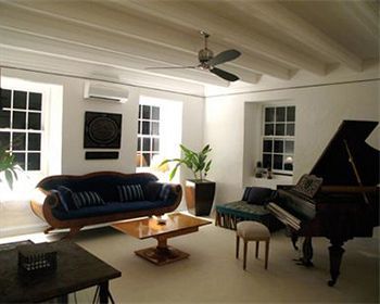 Squires Estate Hotel โกเวอร์เนอร์สฮาร์เบอร์ ภายนอก รูปภาพ